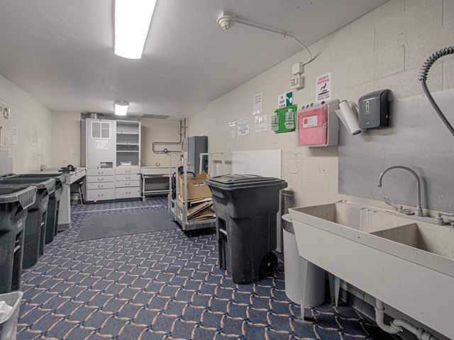 4545 Wornall Road 208, Kansas City, MO 64111