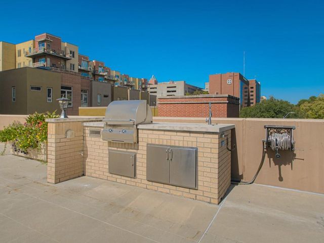 4545 Wornall Road 208, Kansas City, MO 64111