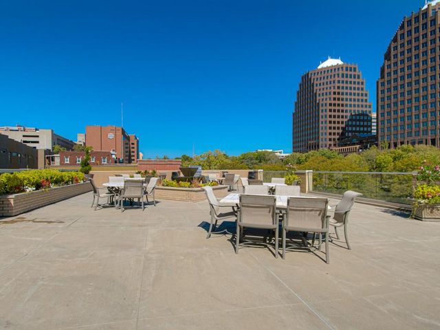 4545 Wornall Road 208, Kansas City, MO 64111