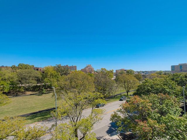 4545 Wornall Road 208, Kansas City, MO 64111