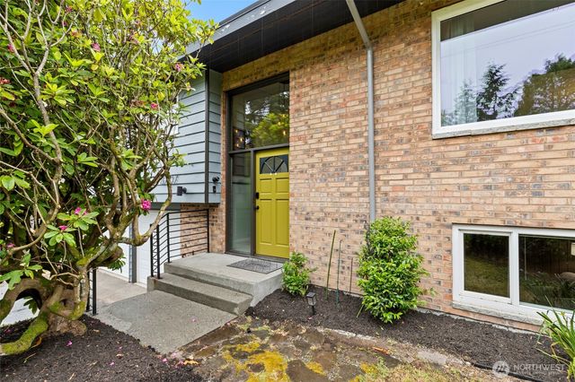 8707 Maple Lane, Edmonds, WA 98026