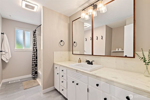 8707 Maple Lane, Edmonds, WA 98026