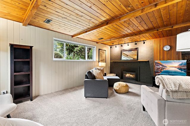 8707 Maple Lane, Edmonds, WA 98026