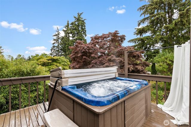 8707 Maple Lane, Edmonds, WA 98026