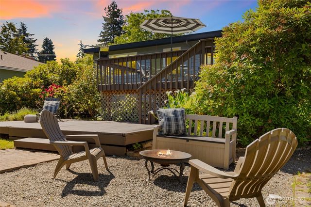 8707 Maple Lane, Edmonds, WA 98026