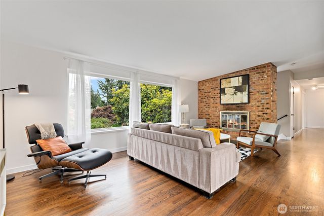 8707 Maple Lane, Edmonds, WA 98026