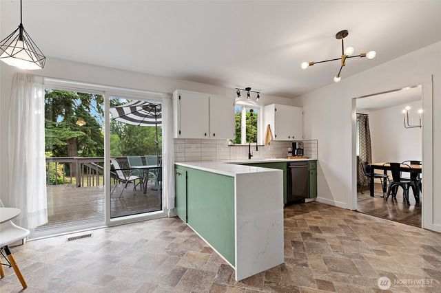 8707 Maple Lane, Edmonds, WA 98026