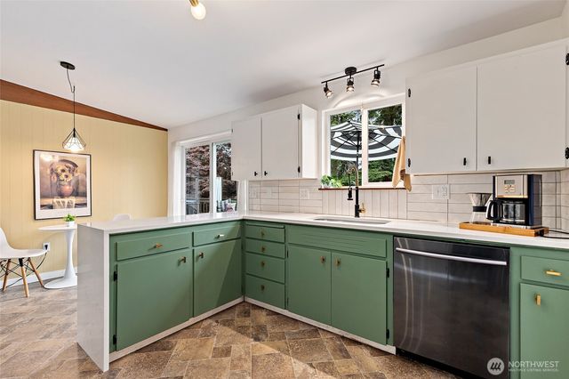 8707 Maple Lane, Edmonds, WA 98026
