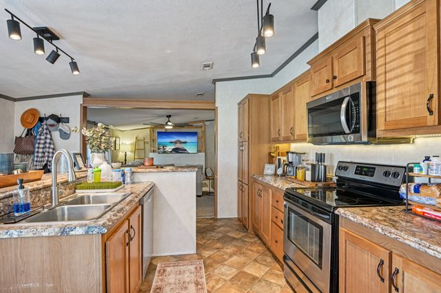 7712 River Run, Granbury, TX 76049