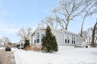 1661 Old Country Road 181 Glynwood, Riverhead, NY 11901