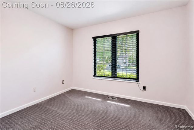 1713 Stirling Avenue, Pontiac, MI 48340