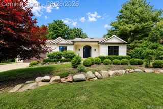 1713 Stirling Avenue, Pontiac, MI 48340