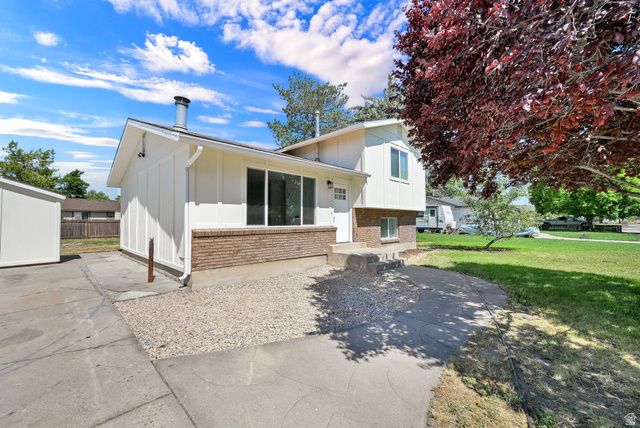 958 N 2075 W, Farr West, UT 84404