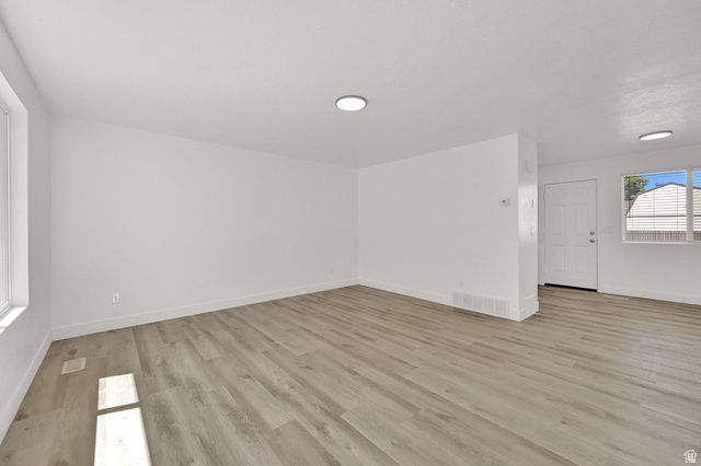 958 N 2075 W, Farr West, UT 84404