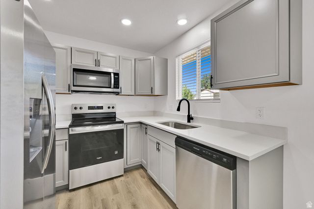958 N 2075 W, Farr West, UT 84404