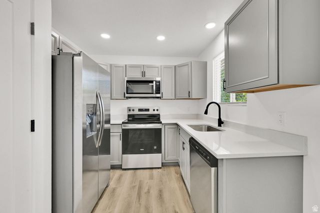 958 N 2075 W, Farr West, UT 84404