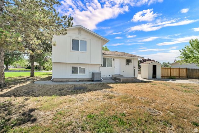 958 N 2075 W, Farr West, UT 84404
