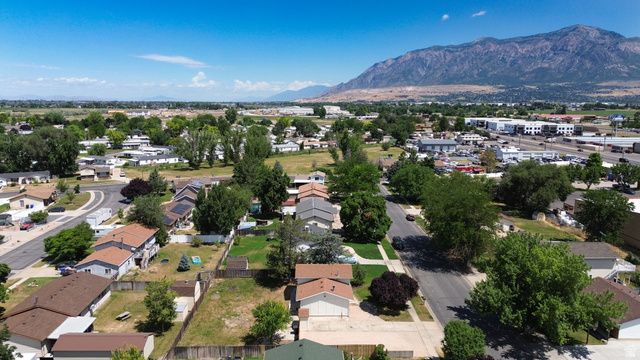958 N 2075 W, Farr West, UT 84404