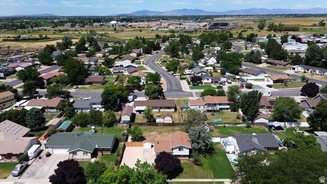 958 N 2075 W, Farr West, UT 84404