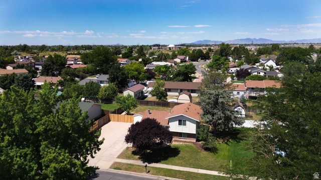 958 N 2075 W, Farr West, UT 84404