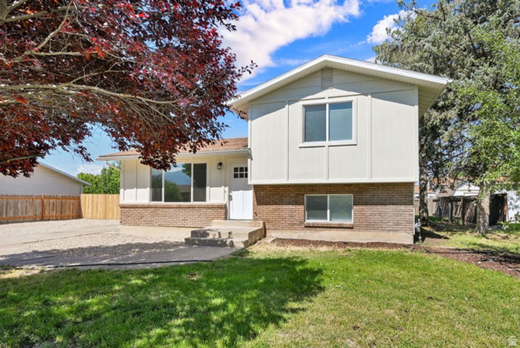 958 N 2075 W, Farr West, UT 84404