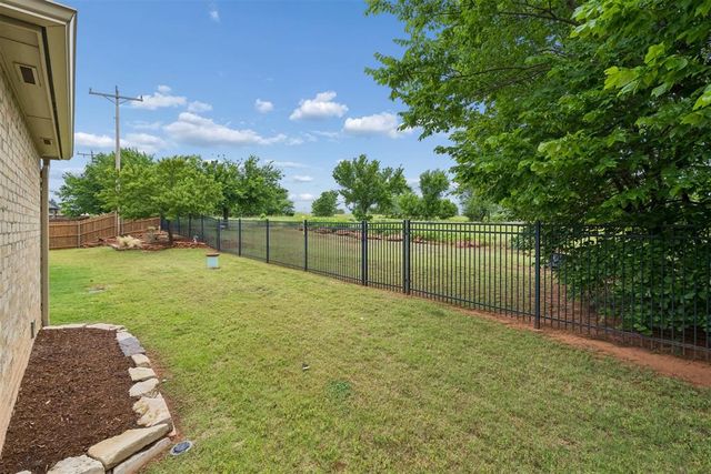 1605 NW 199th Street, Edmond, OK 73012