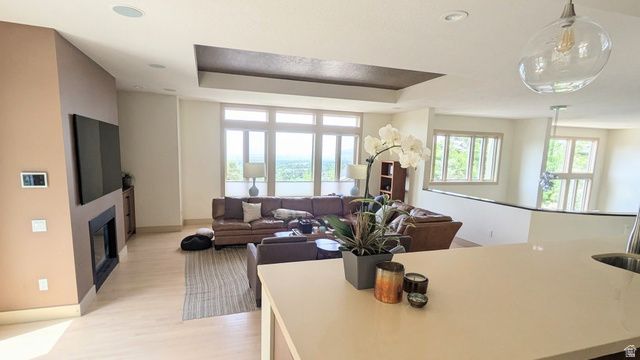 4925 S MOUNTAIN LN, Salt Lake City, UT 84124