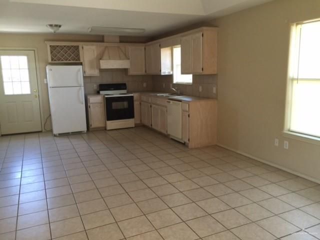 1302 S Diplomat Drive, Pharr, TX 78577