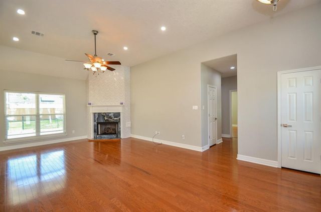 759 Forest Lane Drive, Conroe, TX 77302