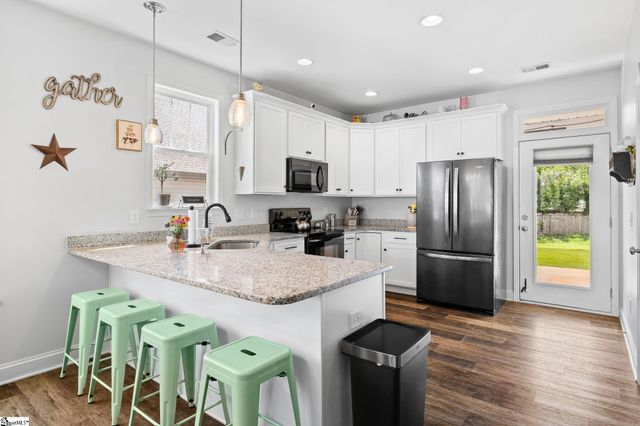 323 Barnhill Court, Greenville, SC 29617