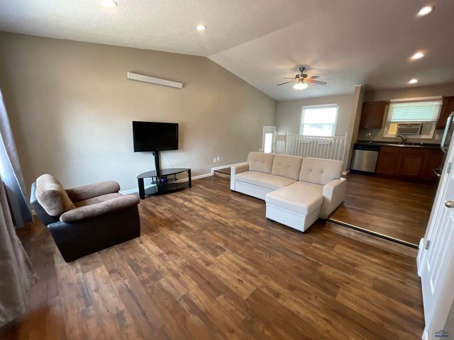 629 CHARGER CT, Rapid City, SD 57701