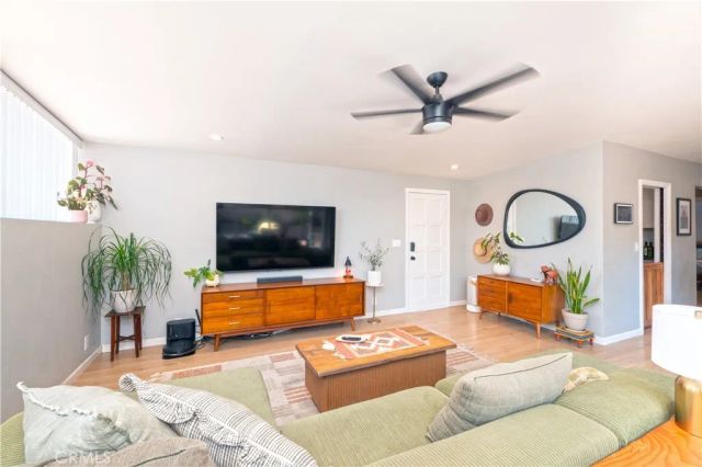 18527 Napa Street, Northridge, CA 91324