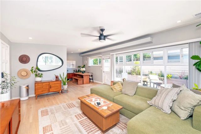 18527 Napa Street, Northridge, CA 91324