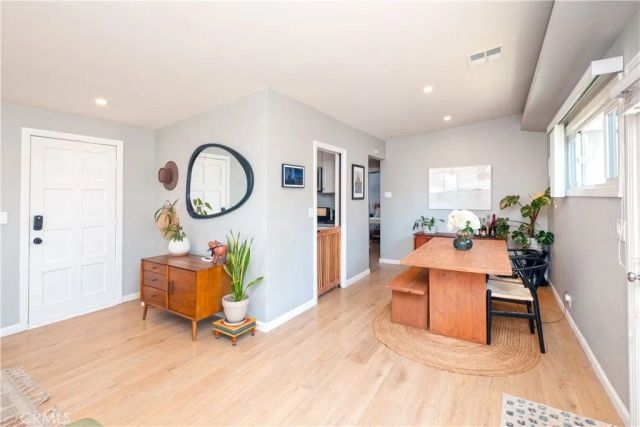 18527 Napa Street, Northridge, CA 91324