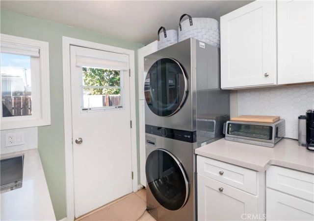 18527 Napa Street, Northridge, CA 91324