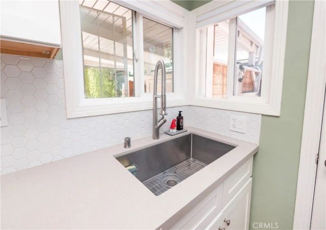 18527 Napa Street, Northridge, CA 91324