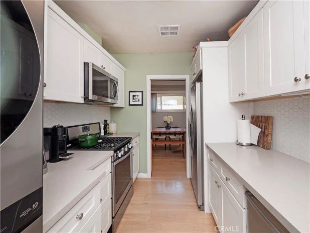 18527 Napa Street, Northridge, CA 91324