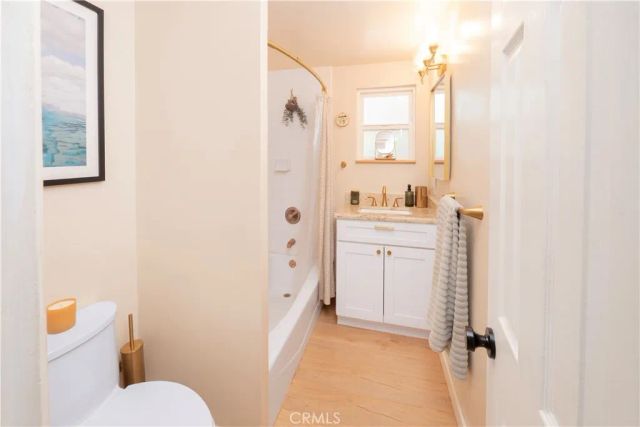 18527 Napa Street, Northridge, CA 91324