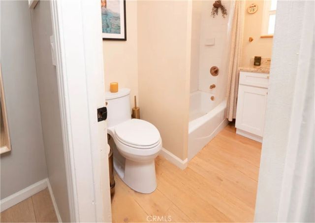 18527 Napa Street, Northridge, CA 91324