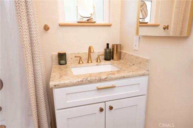 18527 Napa Street, Northridge, CA 91324