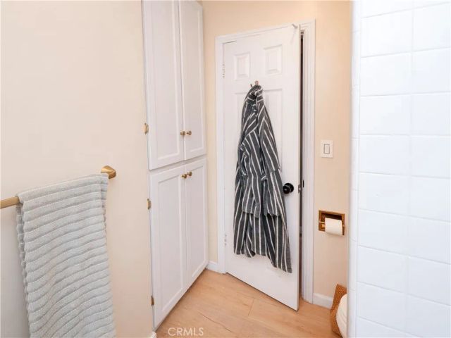 18527 Napa Street, Northridge, CA 91324