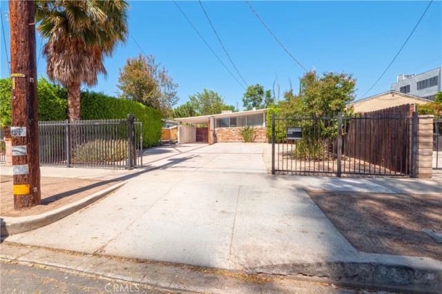 18527 Napa Street, Northridge, CA 91324