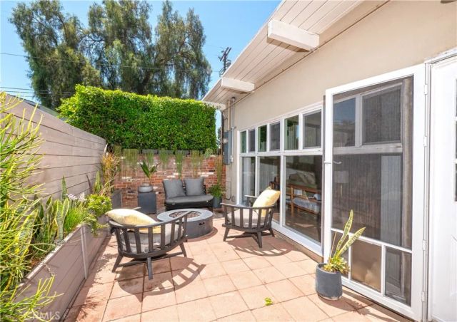 18527 Napa Street, Northridge, CA 91324