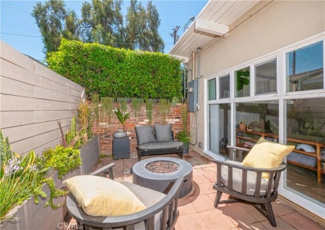 18527 Napa Street, Northridge, CA 91324