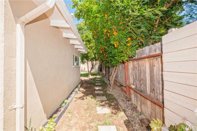 18527 Napa Street, Northridge, CA 91324