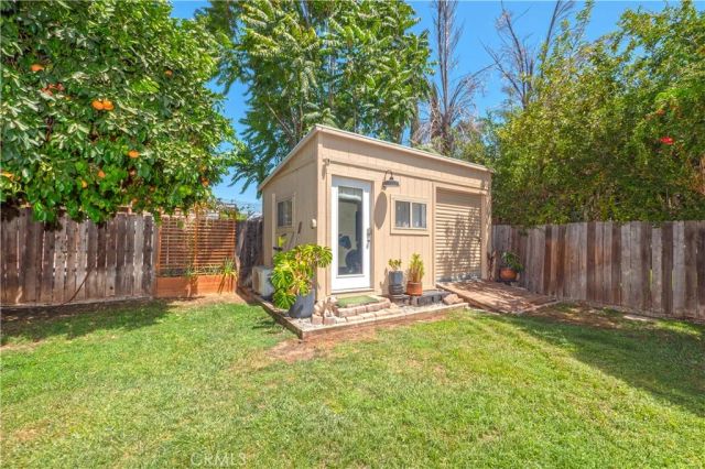 18527 Napa Street, Northridge, CA 91324