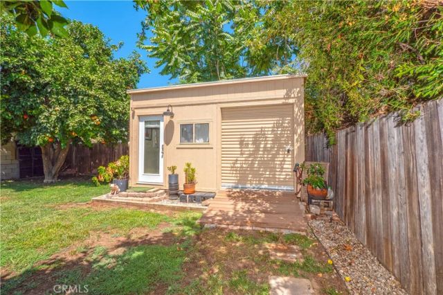 18527 Napa Street, Northridge, CA 91324