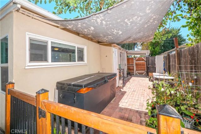 18527 Napa Street, Northridge, CA 91324