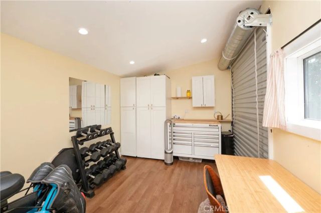 18527 Napa Street, Northridge, CA 91324