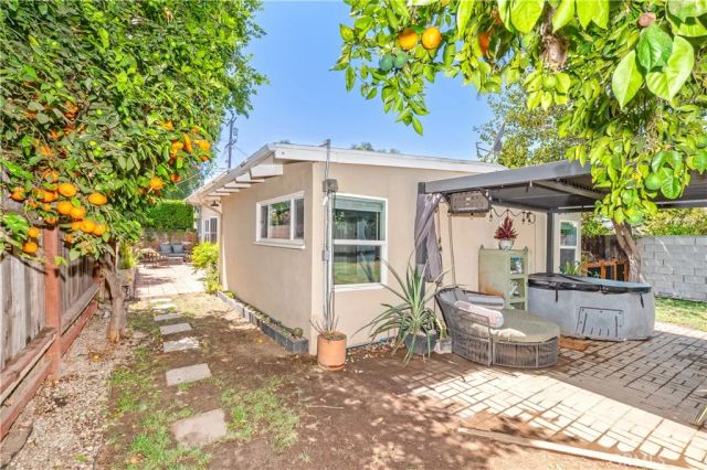 18527 Napa Street, Northridge, CA 91324